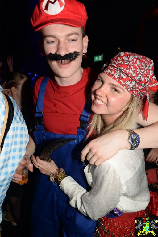 ../Images/Carnavals vrijdagavond in VdG 243.jpg